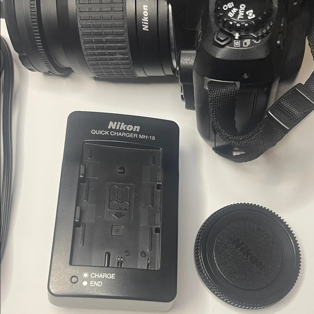 Nikon D100 Digital Camera with‎ Black Accessories Kit